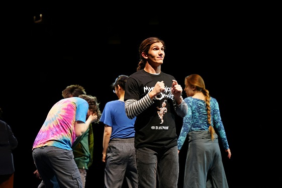 CORSO DI TEATRO<br class="sm:block">BASE PER RAGAZZI (11-13)